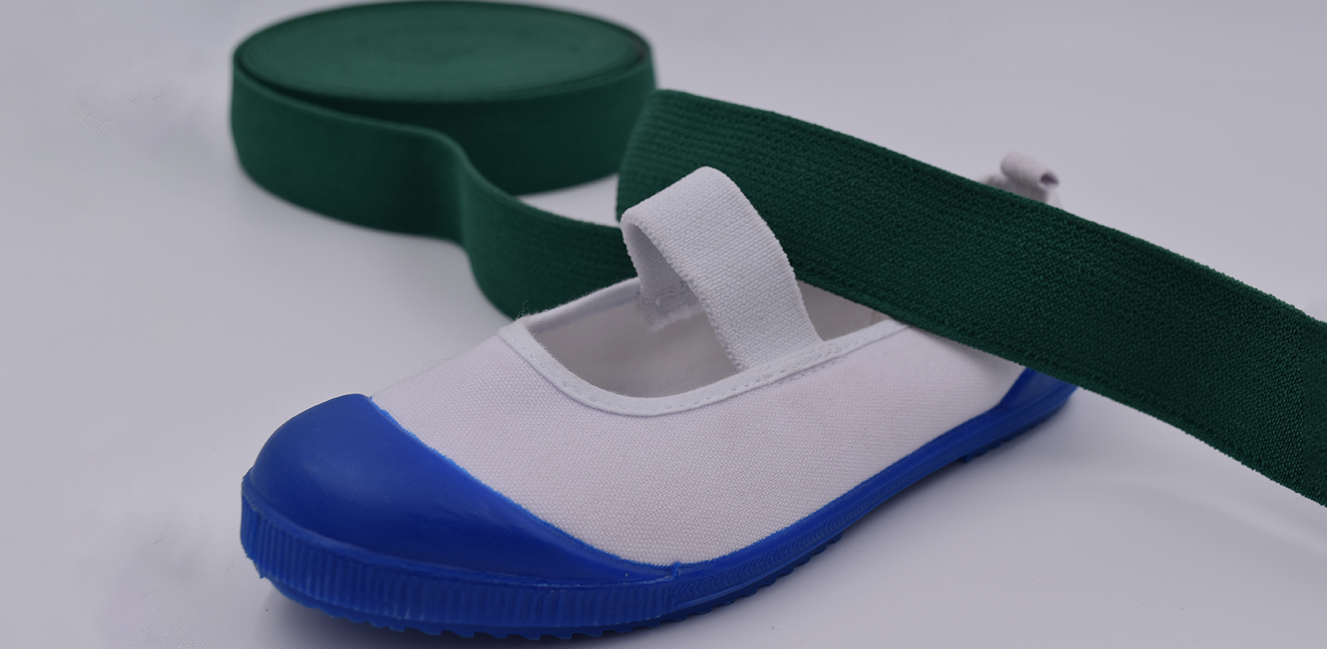 روی تحقیق و توسعه یک مرحله ای و تولید مواد و لوازم جانبی کفش تمرکز کنید 